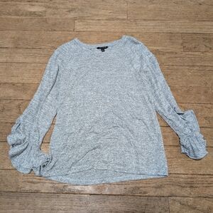 Women's Banana Republic Heather Gray Ruffle Sleeve Sweater Size Medium
